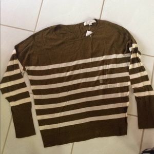 Light weight sweater